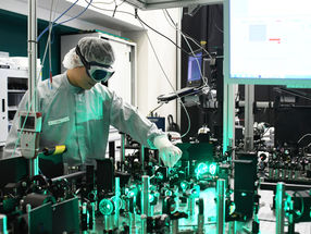Sensitive detection of molecules