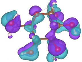 2D sandwich sees molecules with clarity