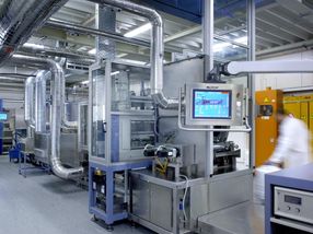 Energy-efficient, environmentally friendly manufacturing of electrodes in lithium polymer batteries