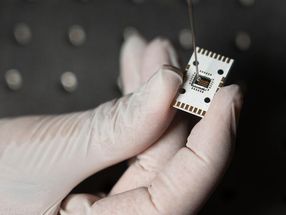Miniaturized Lab-on-a-Chip for real-time Chemical Analysis of Liquids