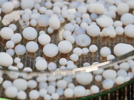 Sustainable, affordable building insulation with aerogels