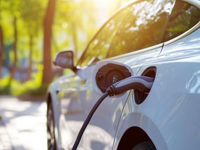Solid state battery design charges in minutes, lasts for thousands of cycles