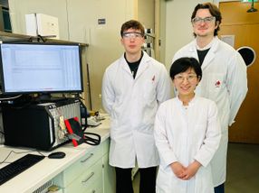 Self-optimizing catalysts facilitate water-splitting for the green production of hydrogen